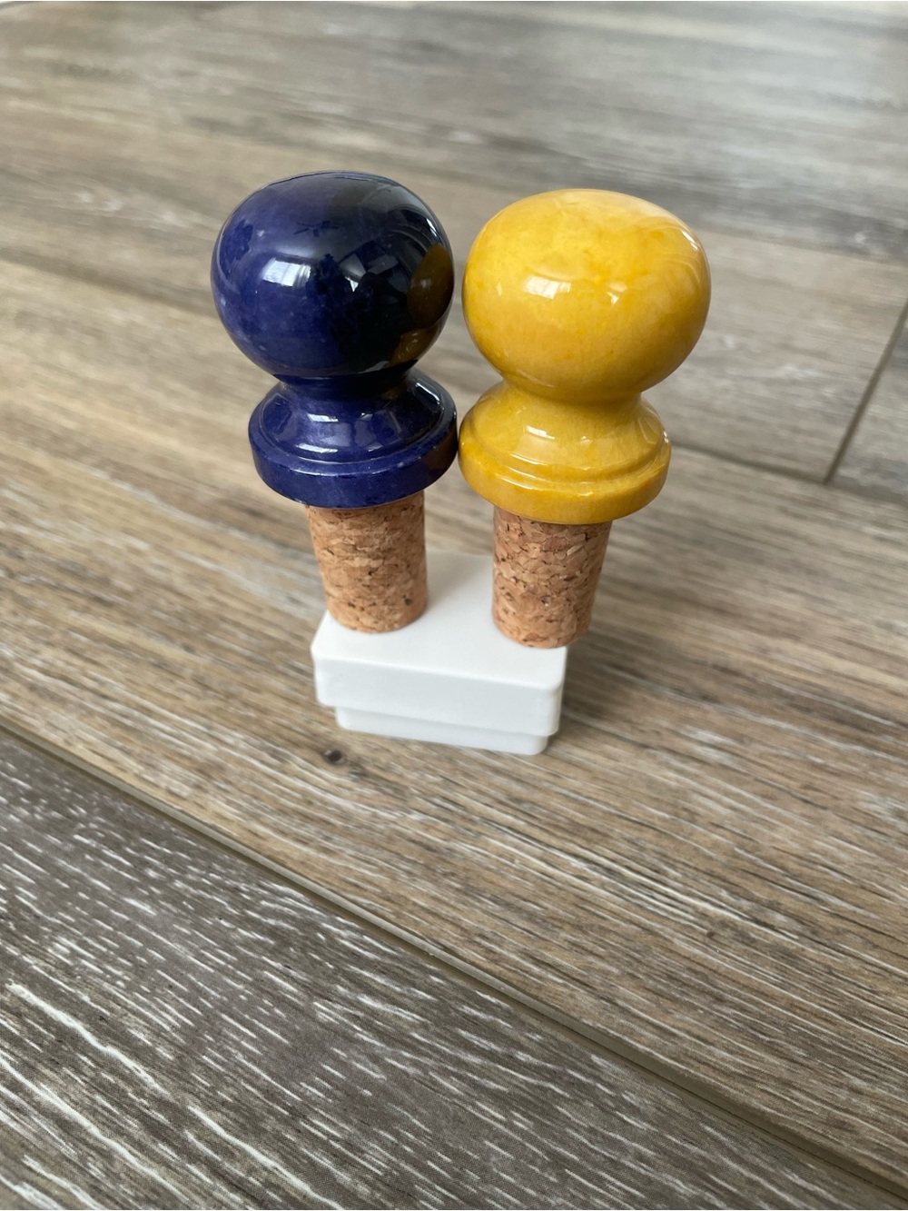 Wine Stopper NWOT Artisanal Italian Yellow and Blue Wine Stopper